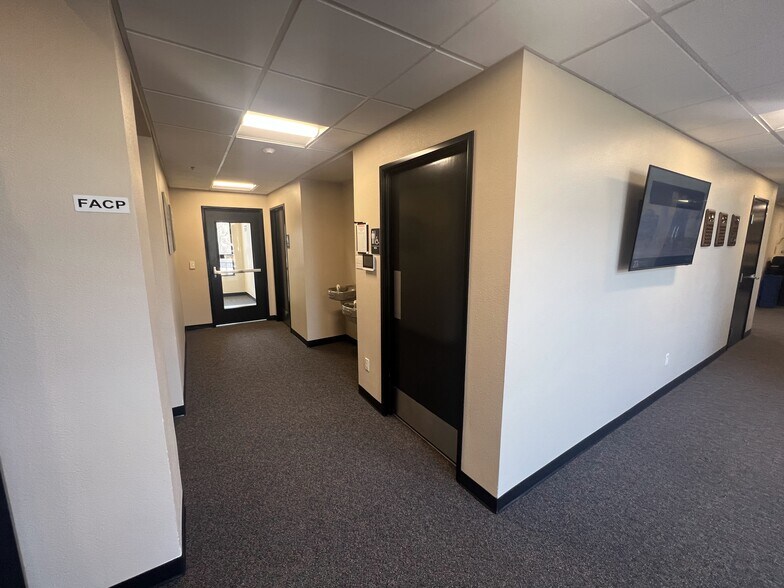 More Photos Of 550 W Eisenhower Blvd, Loveland Office For Lease