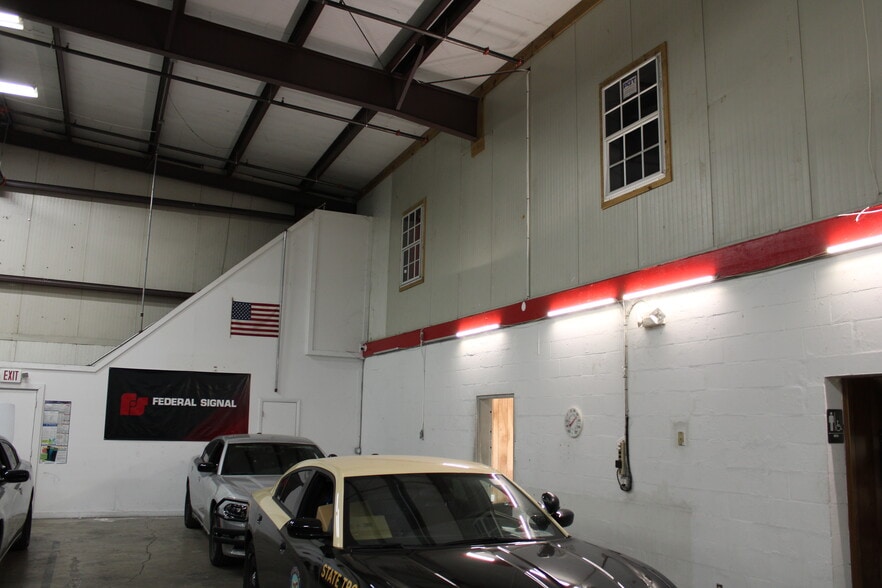 More Photos Of 2020 Ortiz Ave, Fort Myers Warehouse For Sale