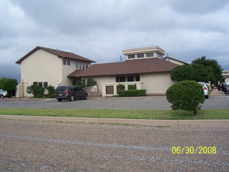More Photos Of 1215-1219 E South 11th St, Abilene Office For Lease