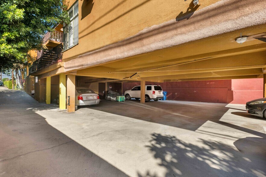 More Photos Of 4052 Chevy Chase Dr, Griffith Apartments For Sale