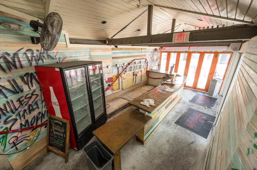 More Photos Of 221 Duval St, Key West Restaurant For Lease