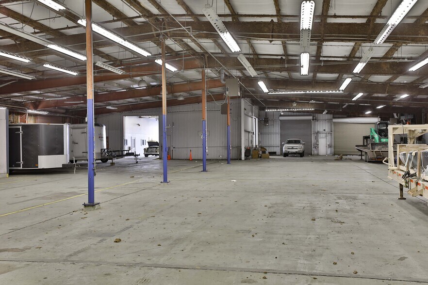More Photos Of 12130 SH 3, Webster Warehouse For Lease