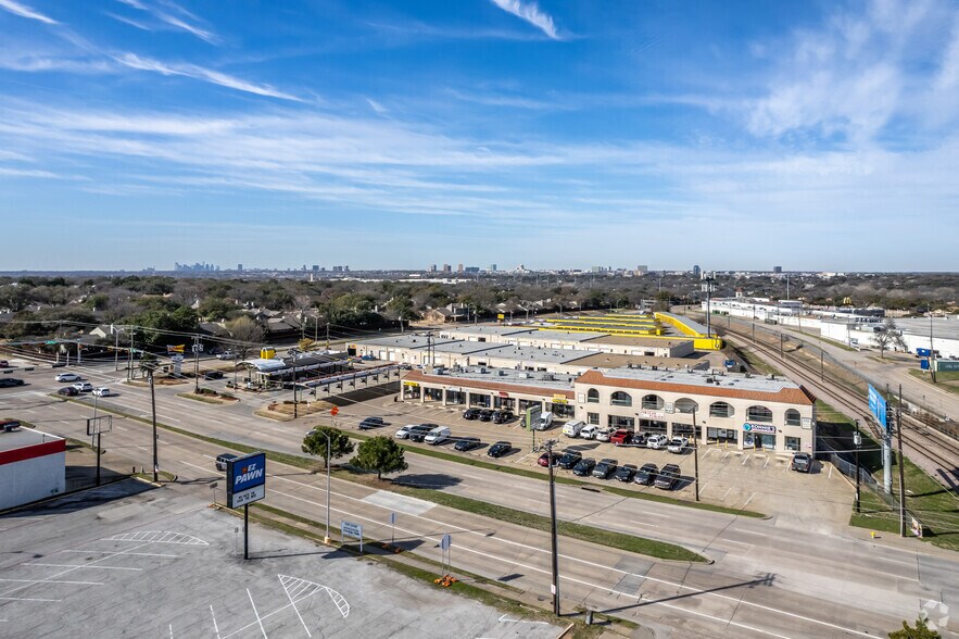 More Photos Of 10725-10729 Audelia Rd, Dallas Unknown For Lease