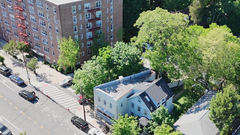 Primary Photo Of 5731 Mosholu Ave, Bronx Freestanding For Sale