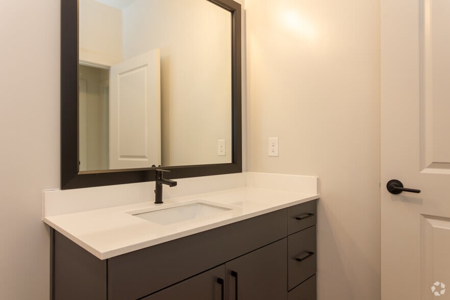 More Photos Of 930 W Mallard Creek Church Rd, Charlotte Apartments For Lease