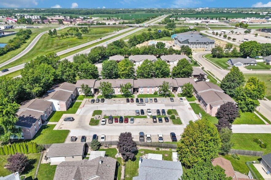 More Photos Of 611 W Van Weiss Blvd, West Burlington Apartments For Sale