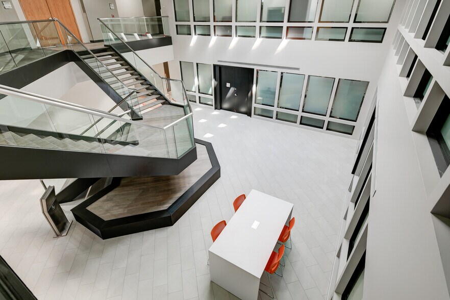 More Photos Of 384 Inverness Pky, Englewood Office For Lease