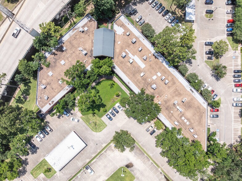 More Photos Of 6925 Portwest Dr, Houston Office For Lease