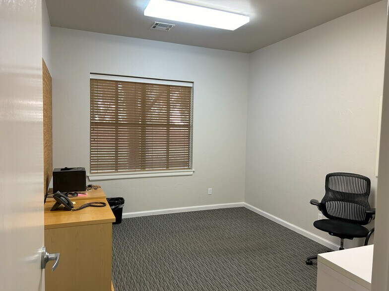 More Photos Of 7015 N Robinson Ave, Oklahoma City Office For Lease