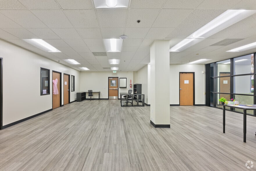 More Photos Of 3950 Airport Dr, Ontario Warehouse For Lease