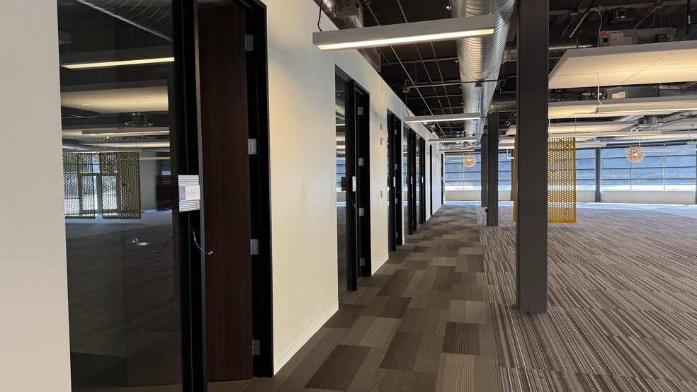 More Photos Of 801 S 60th St, West Allis Office For Lease