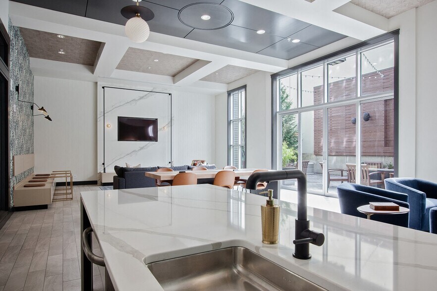 More Photos Of 1650 NW 23rd Ave, Portland Apartments For Lease