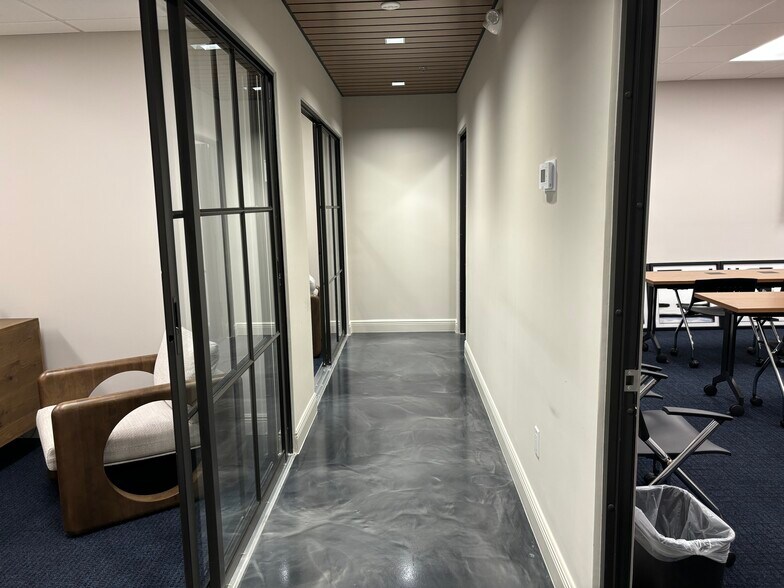 More Photos Of 11811 US Highway 1, North Palm Beach General Retail For Lease