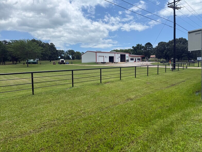 More Photos Of 17650 Texas 19, Montalba Auto Repair For Sale