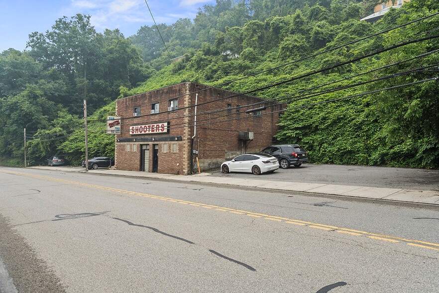 More Photos Of Island Avenue 1173-1175 Island Avenue, McKees Rocks Bar For Sale