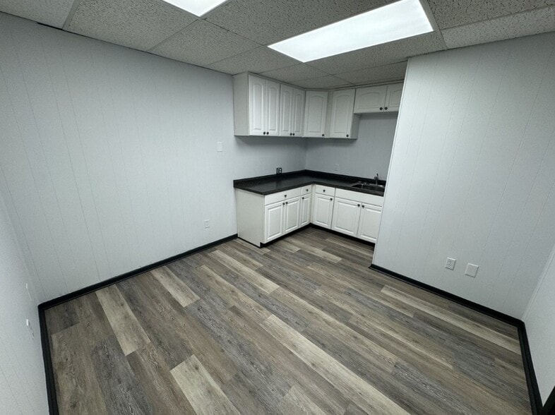 More Photos Of 220 Recker Hwy, Auburndale Warehouse For Lease