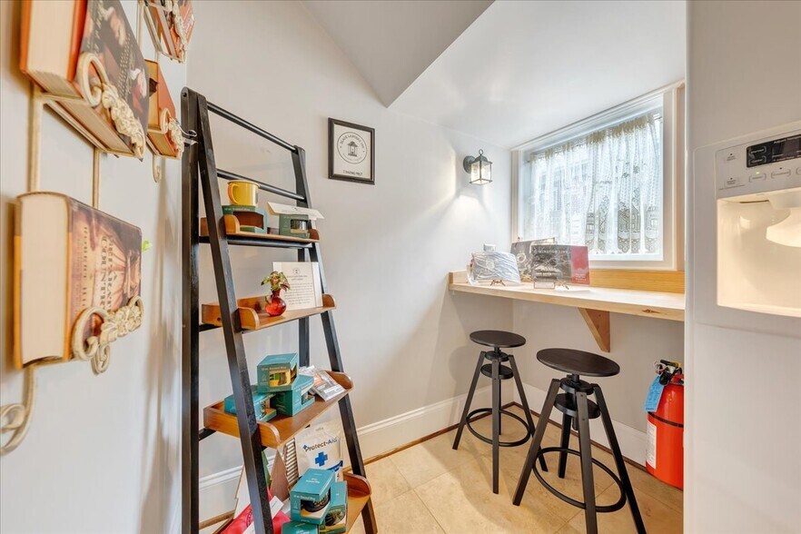 More Photos Of 1526 Franklin Rd SW, Roanoke Hospitality For Sale