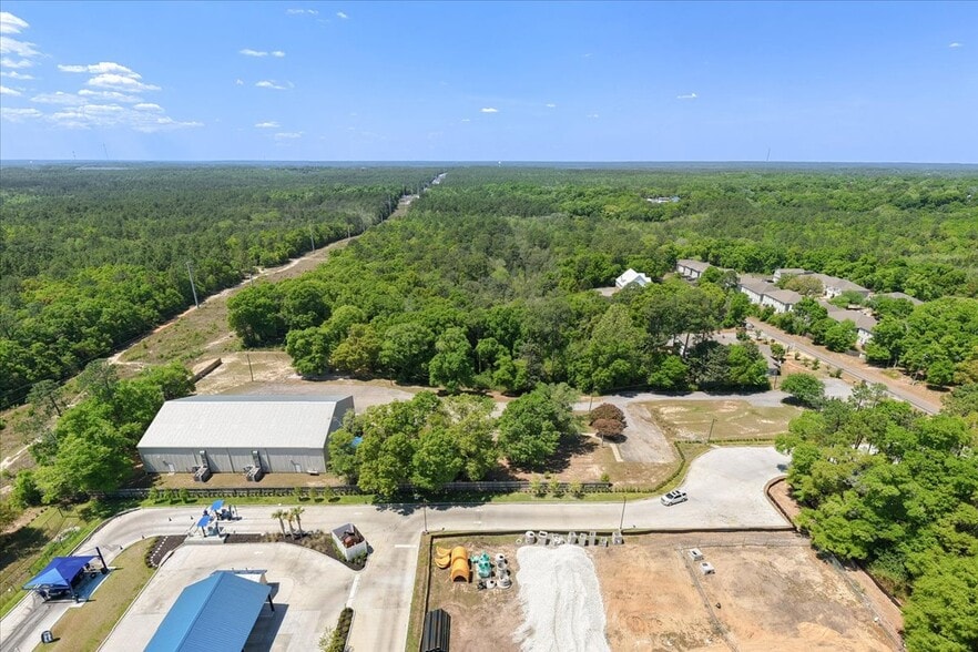 More Photos Of 100 Duggan Ave, Crestview Specialty For Sale