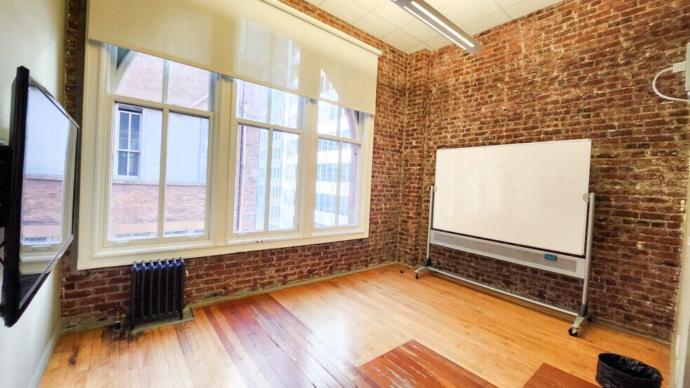 More Photos Of 18-22 Battery St, San Francisco Office For Lease