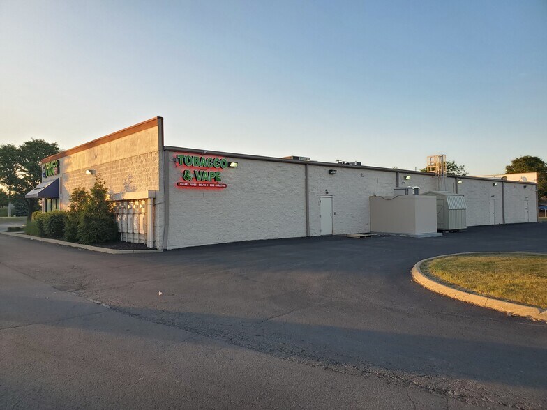 More Photos Of 1371-1379 Leesburg Ave, Washington Court House Storefront Retail Office For Sale