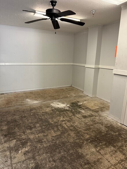 More Photos Of 210 NW 13th St, Ocala Warehouse For Lease