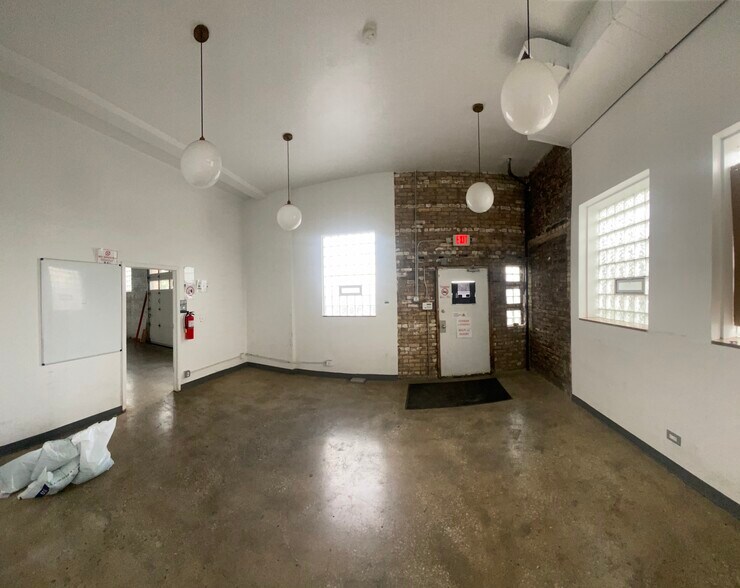 More Photos Of 1700 N Throop St, Chicago Office For Lease
