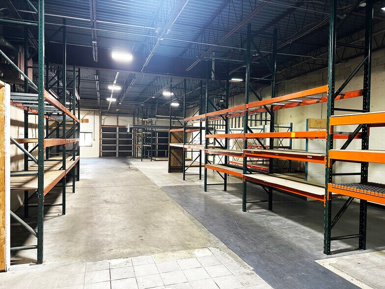 More Photos Of 850 E Industrial Park Dr, Manchester Warehouse For Sale