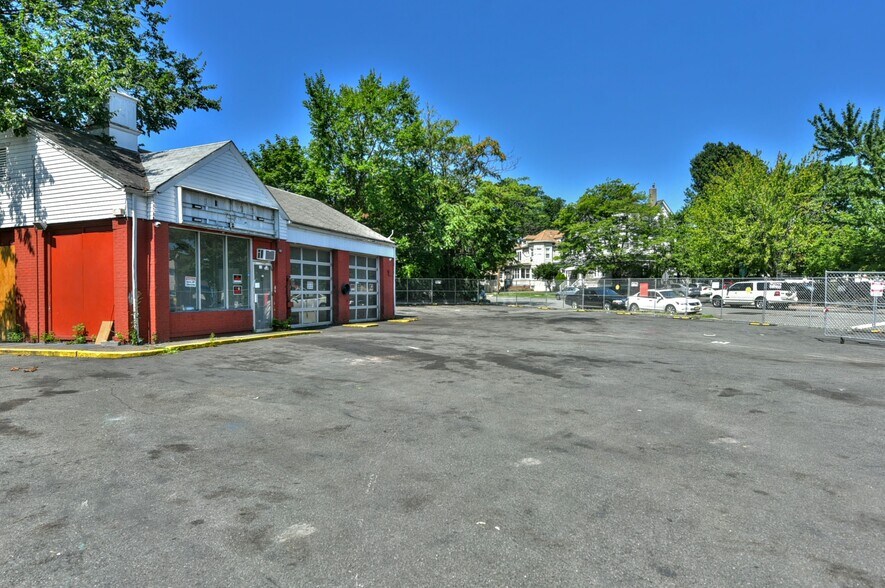 More Photos Of 1061-1065 Main Ave, Clifton Auto Repair For Sale