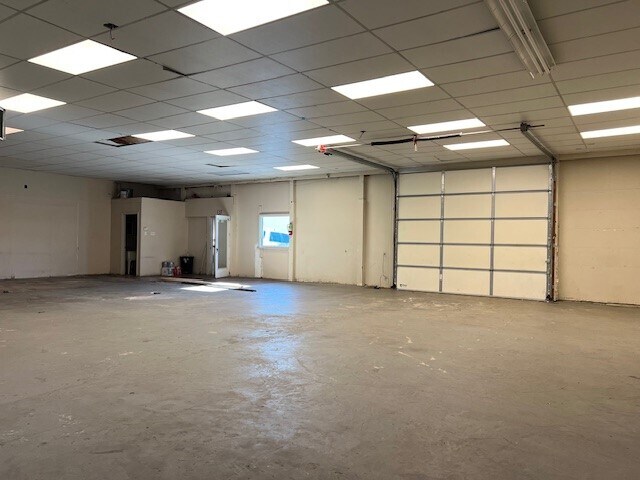 More Photos Of 440-460 Copper Dr, Wilmington Warehouse For Lease