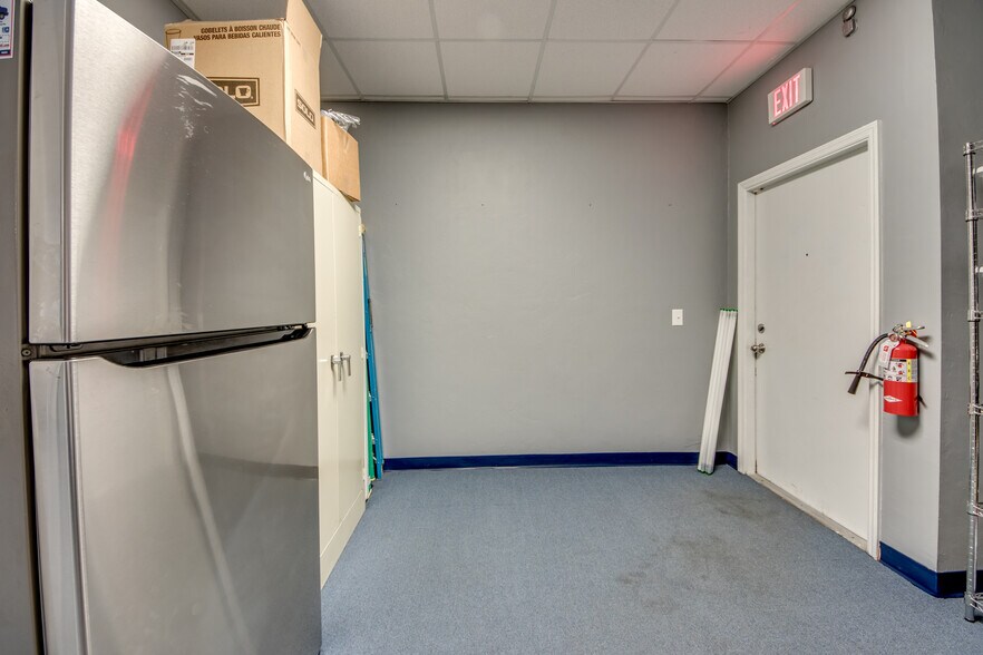 More Photos Of 4426 SE 16th Pl, Cape Coral Office For Lease