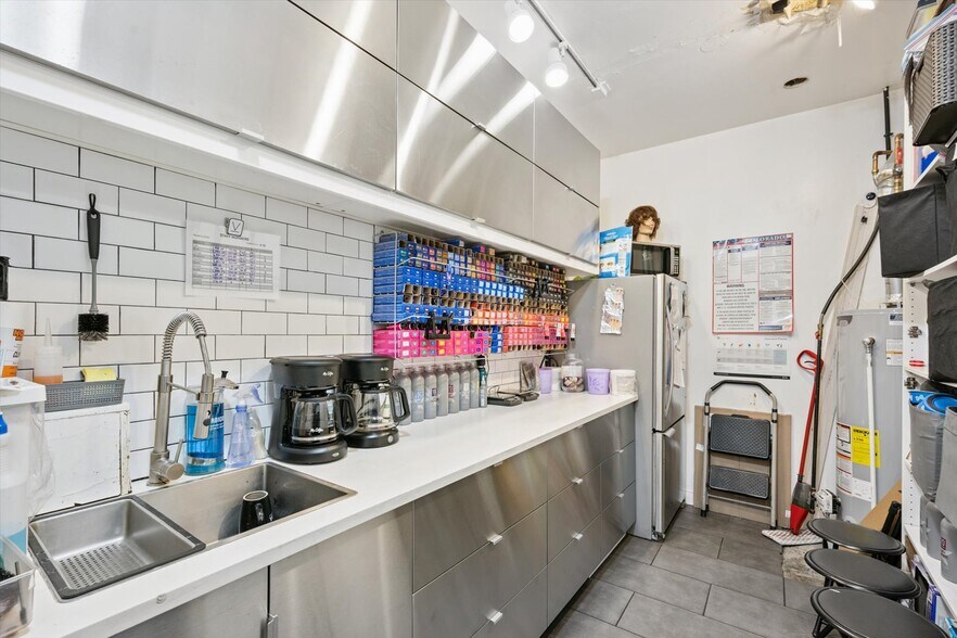 More Photos Of 3390 W 32nd Ave, Denver Storefront For Lease