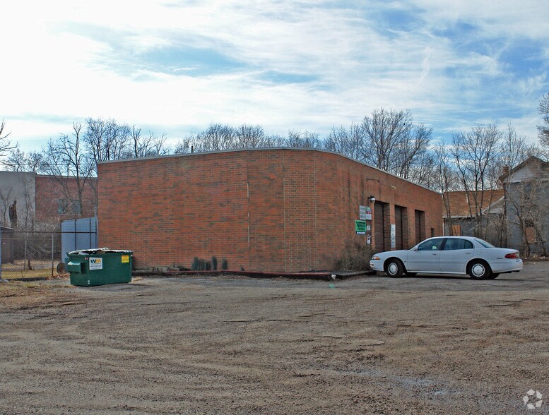 More Photos Of 744 Springfield St, Dayton Auto Repair For Sale