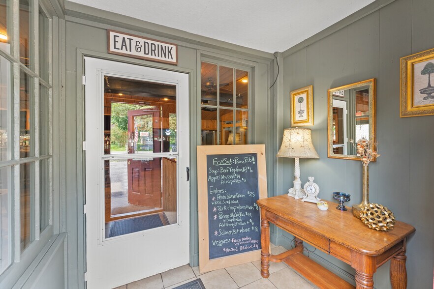 More Photos Of 2582 State Highway 7, Bainbridge Restaurant For Sale