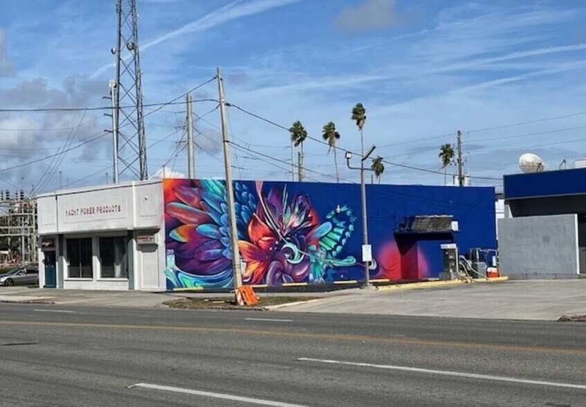 More Photos Of 1510 1st Ave N, Saint Petersburg Freestanding For Lease