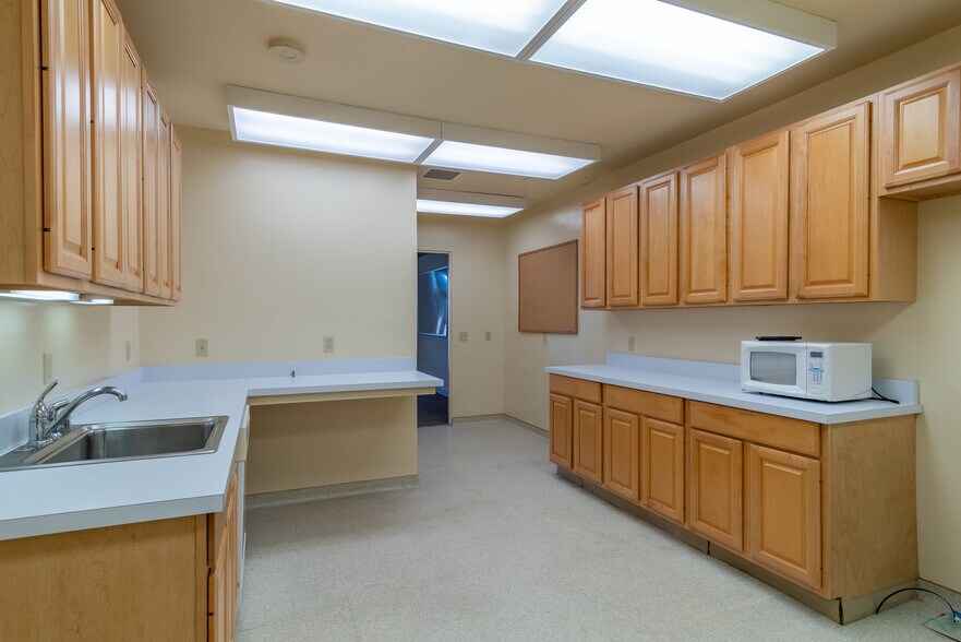More Photos Of 400 Camino Aguajito, Monterey Office For Sale