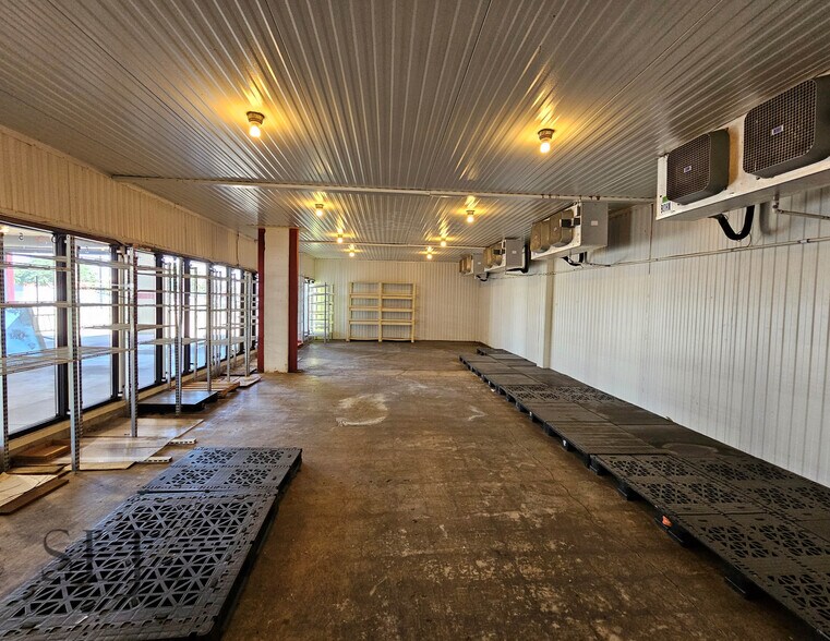 More Photos Of 6850 Greenville Ave, Dallas Convenience Store For Lease