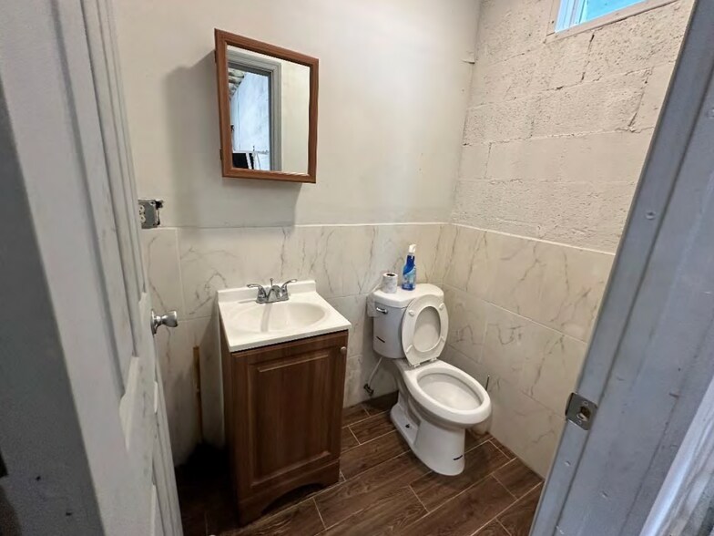 More Photos Of 6082 17th St E, Bradenton Warehouse For Sale