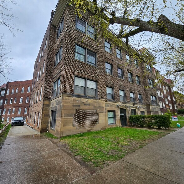 More Photos Of 2617 Euclid Heights Blvd, Cleveland Heights Apartments For Sale