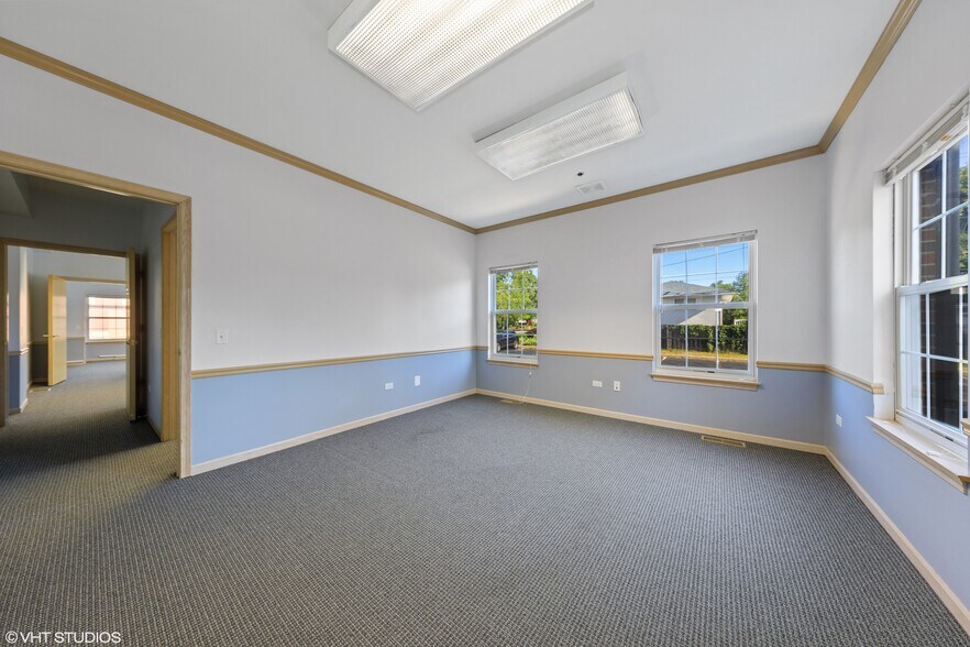 More Photos Of 27W140 Roosevelt Rd, Winfield Medical For Lease