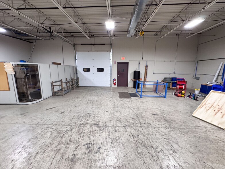 More Photos Of 47 Commerce Dr, Bristol Manufacturing For Sale