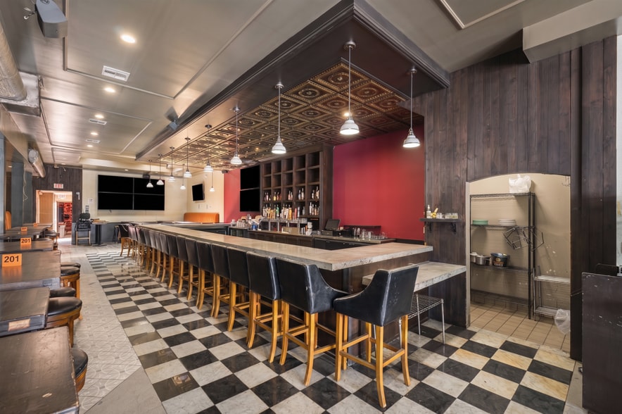 More Photos Of 141-143 N La Brea Ave, Los Angeles Restaurant For Sale