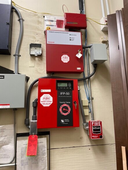 More Photos Of 84 N Plank Rd, Newburgh Storefront For Lease