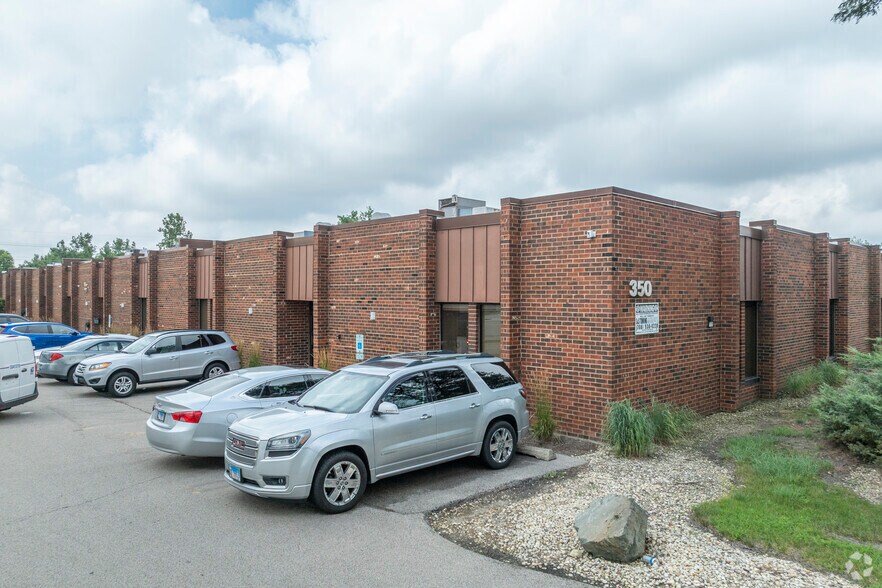 Primary Photo Of 350 Randy Rd, Carol Stream Warehouse For Lease