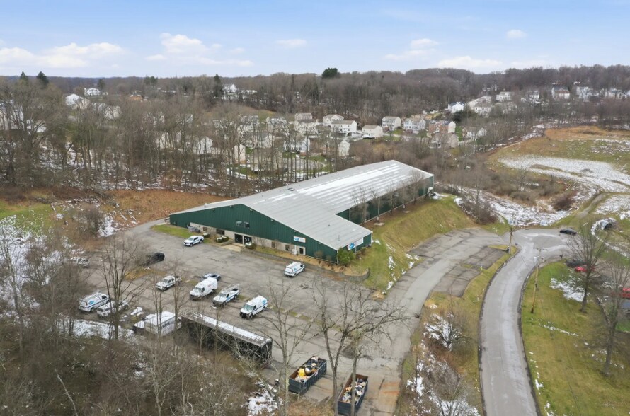 More Photos Of 1035 Executive Dr, Gibsonia Industrial For Sale