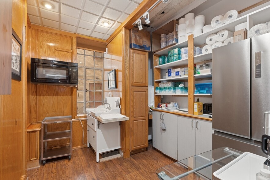 More Photos Of 25 Central Park W, New York Apartments For Lease