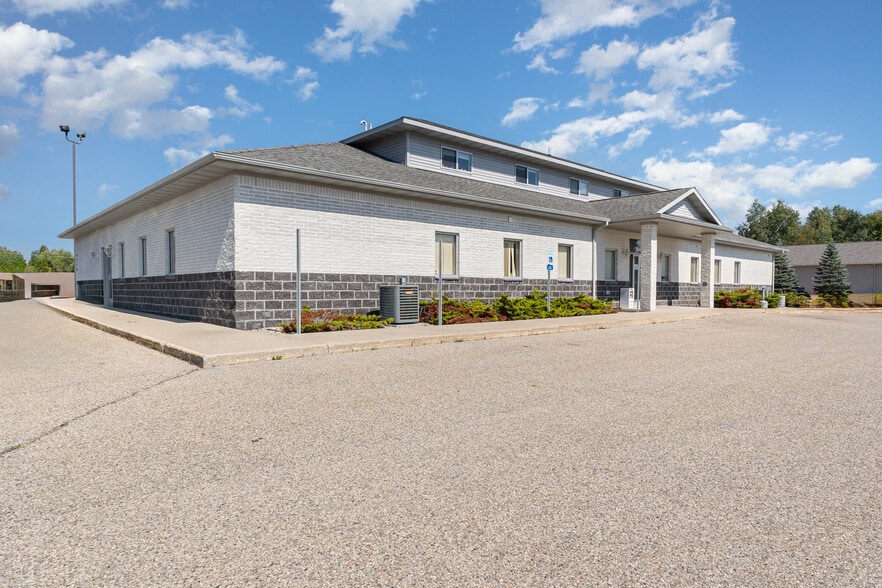 More Photos Of 4489 M 61, Standish Healthcare For Sale