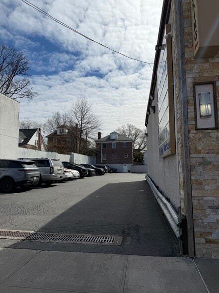 More Photos Of 1172-1180 Victory Blvd, Staten Island Storefront For Lease