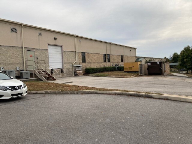 More Photos Of 3429 Regal Dr, Alcoa Office For Lease