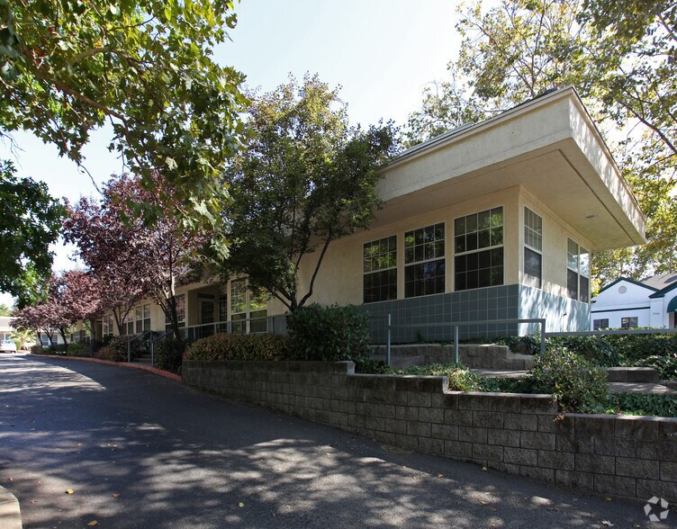 More Photos Of 805 Douglas Blvd, Roseville Office Residential For Lease