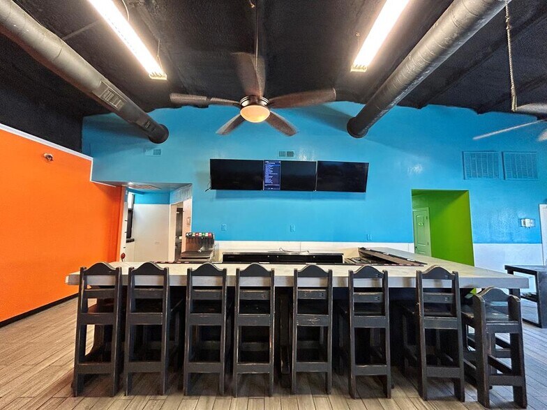 More Photos Of 1613 W Broadway St, Andrews General Retail For Sale